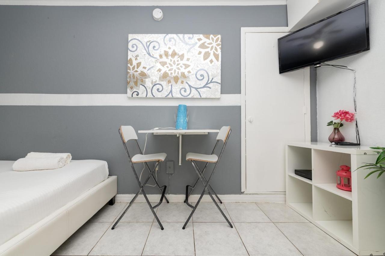 Ocean Drive Beach Apartments Miami Beach Exterior photo